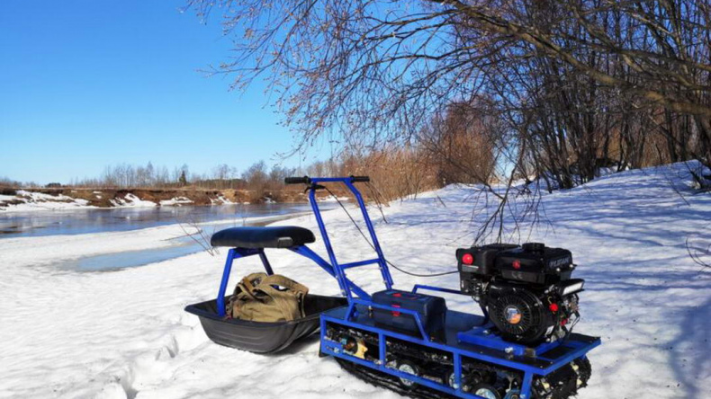 Мотобуксировщик Альбатрос-L по глубокому снегу