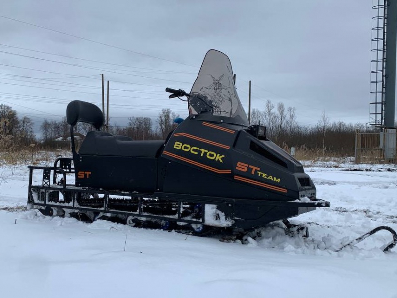 Снегоход Восток с двигателем Lifan