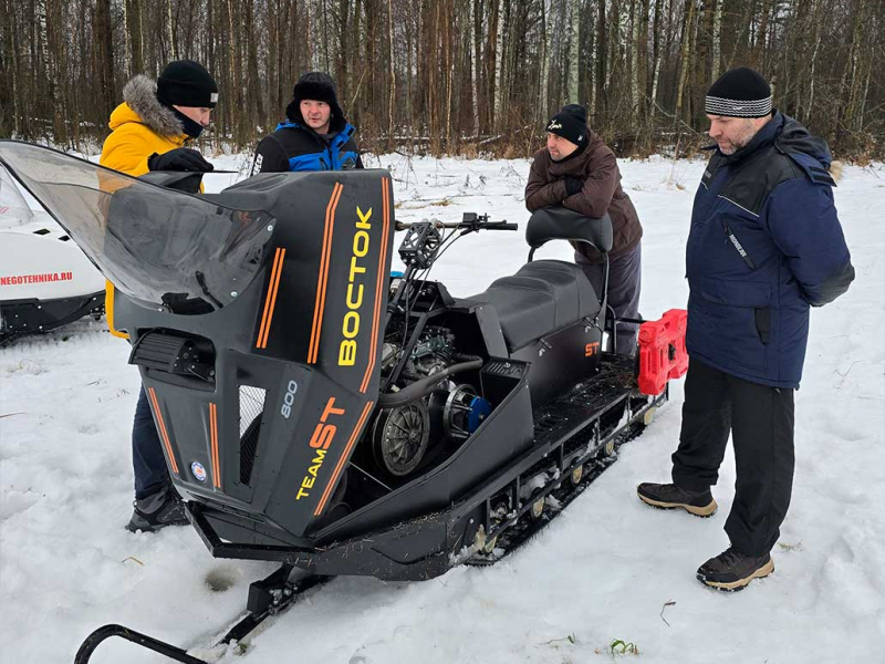 Снегоход Восток с двигателем Lifan