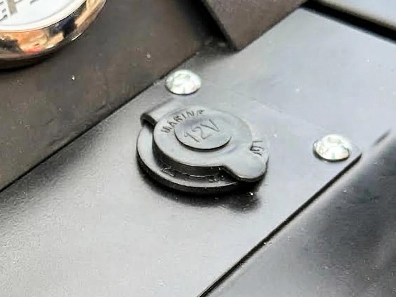 Розетка 12V